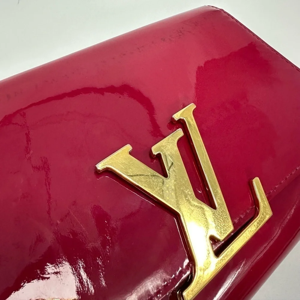 louis vuitton louise clutch patent in pink
